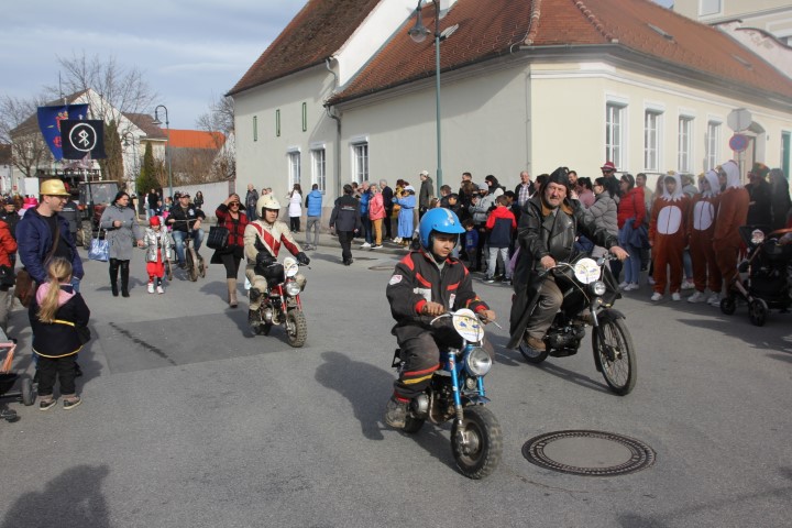 2024-02-10 Faschingsumzug in Pinkafeld